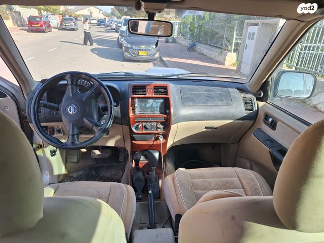 ניסאן טראנו