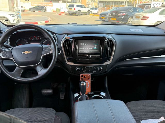 שברולט טראוורס