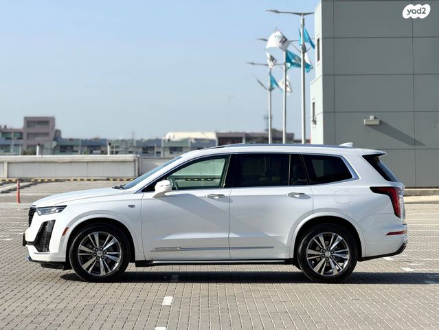 קאדילק XT6