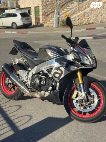 אפריליה טואונו V4