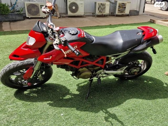 דוקאטי היפרמוטרד 1100S