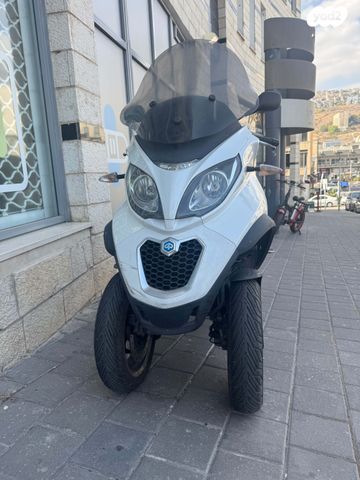 מודעת רכב פיאג'ו MP3 300