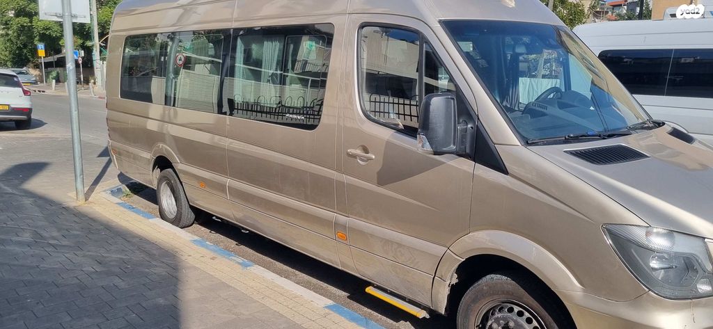 מיניבוסים ורכבי הסעות