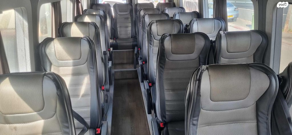 מיניבוסים ורכבי הסעות