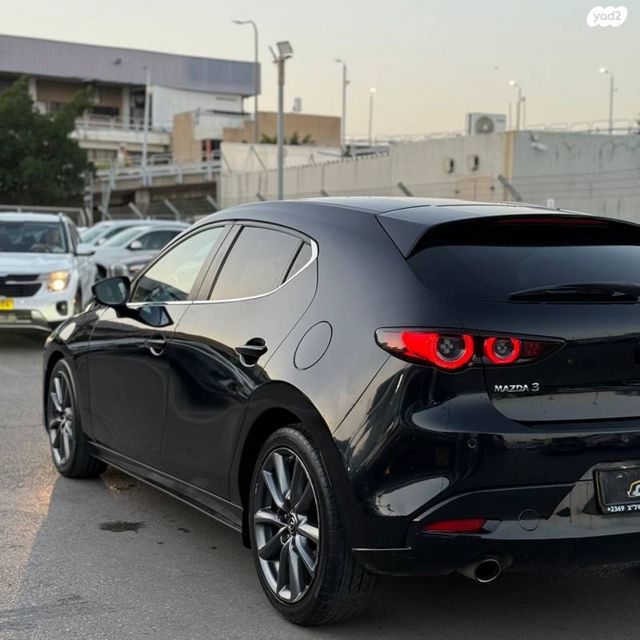 מאזדה 3