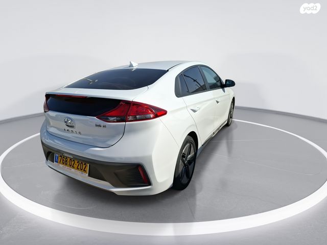 יונדאי איוניק