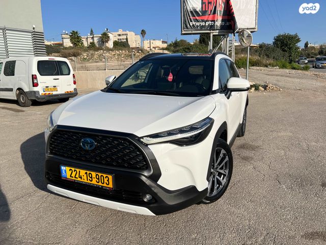 מודעת רכב טויוטה קורולה קרוס