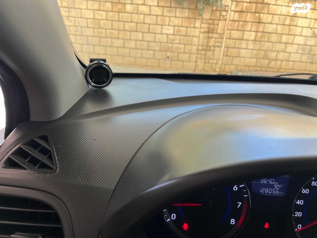 יונדאי אקסנט i25