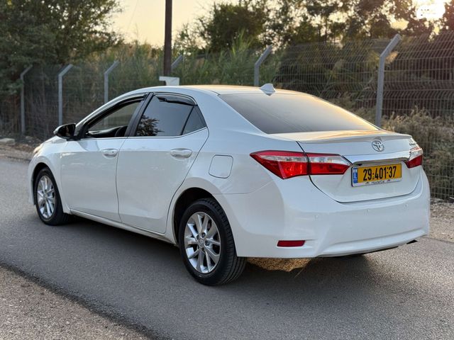 טויוטה קורולה