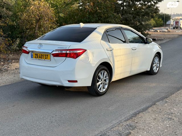 טויוטה קורולה