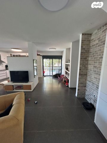 בית פרטי/ קוטג', פרח הלילך 1, חד נס, חד נס