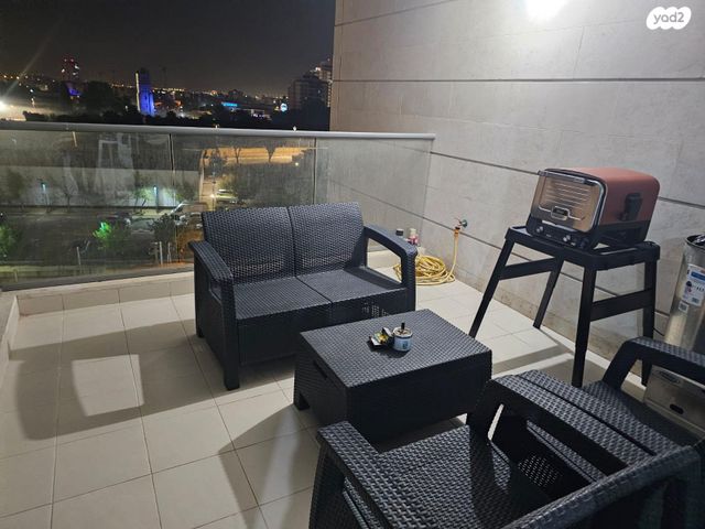 המגדל הלבן 2