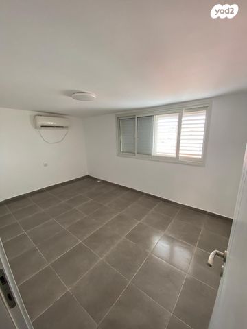 בית פרטי/ קוטג', דרך תא"ל אורי בראון 22, רובע ב', אריאל