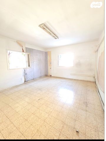 דירה, נגבה 8, עמידר, בת ים