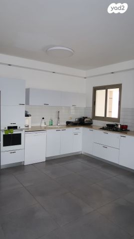 דירה, דרך בן גוריון 1, אבן גבירול, רחובות