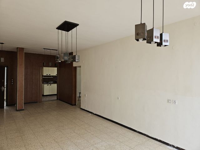 דירה, ארלוזורוב 15, מרכז, קרית עבודה, חולון