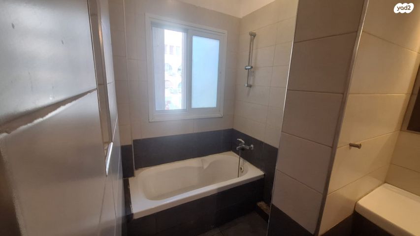 דירה, השישה עשר 8, פסגת זאב, ירושלים