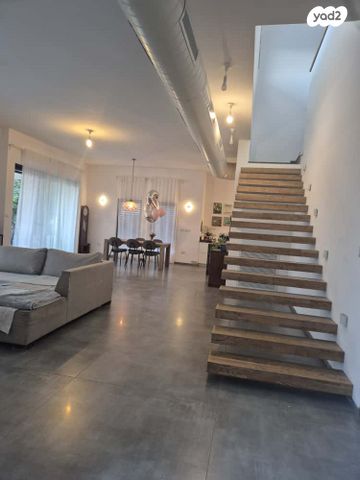 בית פרטי/ קוטג', חניון בית אלפא 1, חפצי בה, חפצי בה