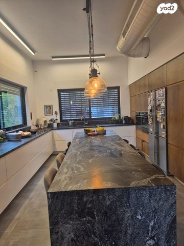 בית פרטי/ קוטג', חניון בית אלפא 1, חפצי בה, חפצי בה