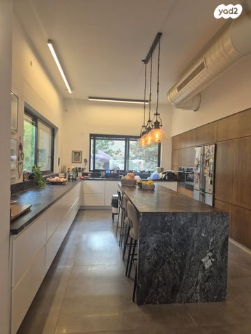 בית פרטי/ קוטג', חניון בית אלפא 1, חפצי בה, חפצי בה