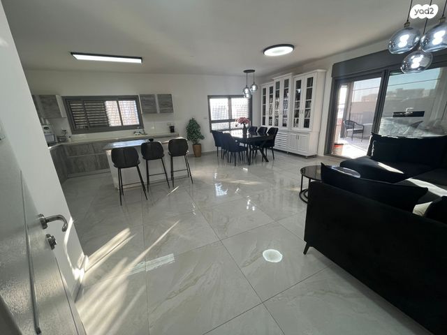 גג/ פנטהאוז, קטיף 48, נתיבות מערב, נתיבות