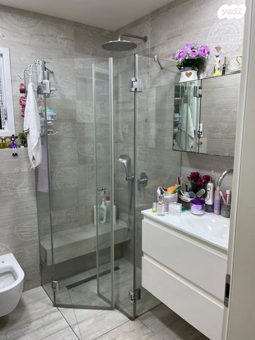 גג/ פנטהאוז, הגיבורים 21, עמידר, בת ים