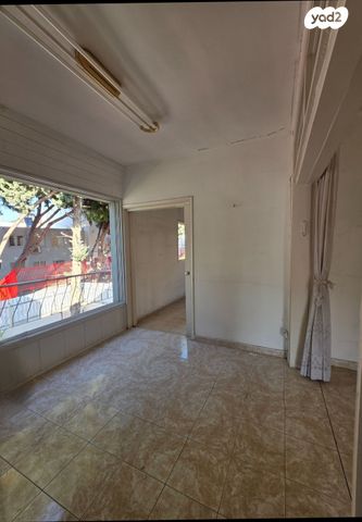 דירה, נגבה 8, עמידר, בת ים