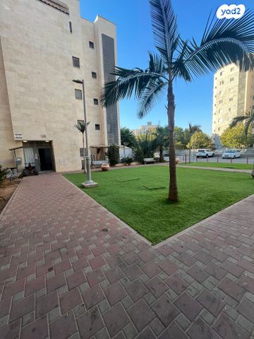 גג/ פנטהאוז, קטיף 48, נתיבות מערב, נתיבות