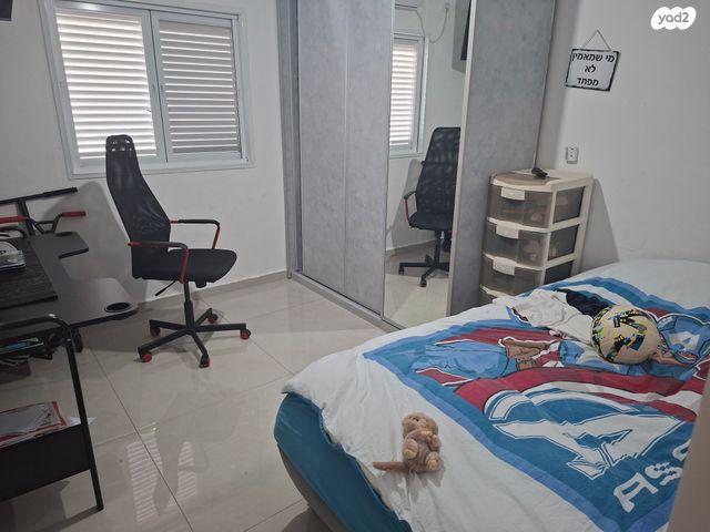 דירה, השוטרים 8, שאר העיר, מזכרת בתיה