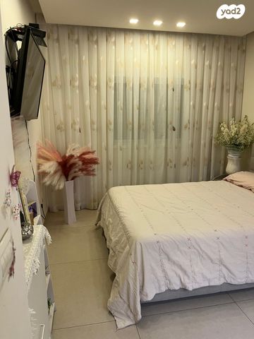 גג/ פנטהאוז, הגיבורים 21, עמידר, בת ים