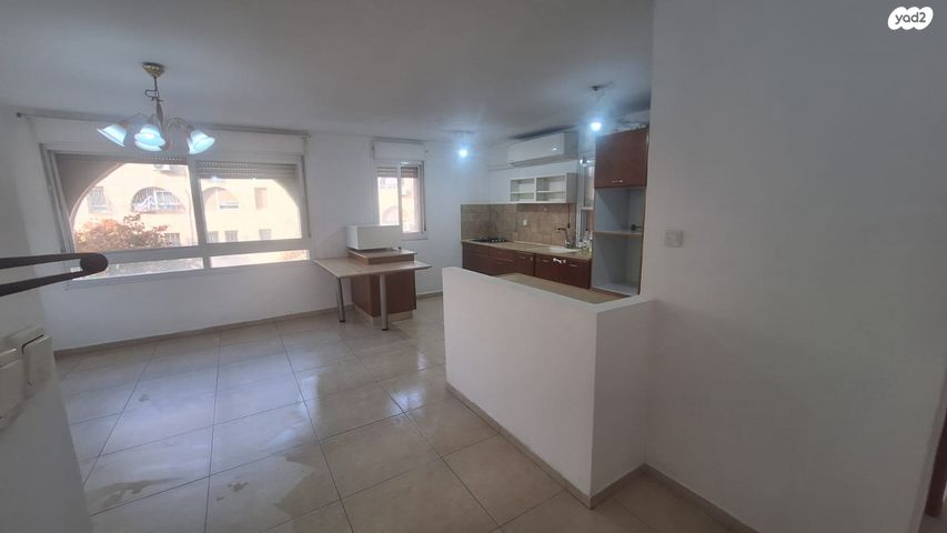 דירה, השישה עשר 8, פסגת זאב, ירושלים