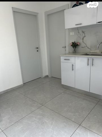 גג/ פנטהאוז, חמדיה 8, קרית גנים, ראשון לציון