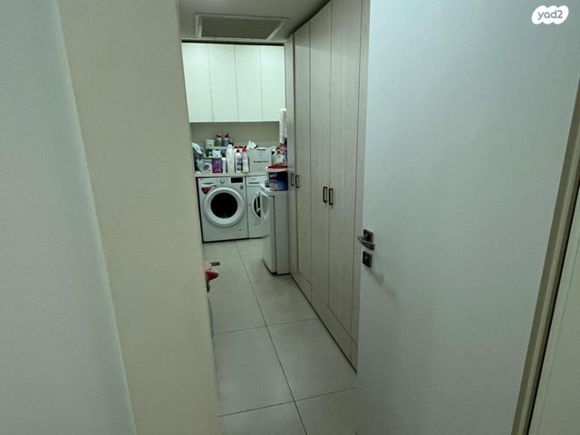 גג/ פנטהאוז, הגיבורים 21, עמידר, בת ים