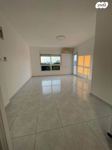 דירה, שדרות מנחם בגין 15, נווה דקלים, אשקלון