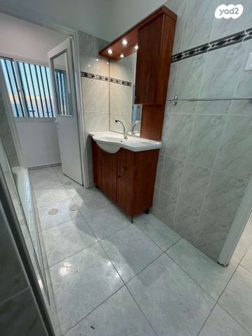 דירה, שדרות מנחם בגין 15, נווה דקלים, אשקלון