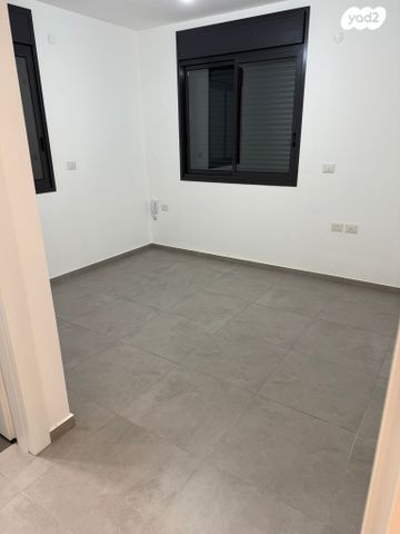 דירה, דרך ארץ 7, שאר העיר, חריש