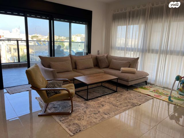 דירה, הגפן 17, מרכז העיר, סביניה, הוותיקה, קרית ביאליק