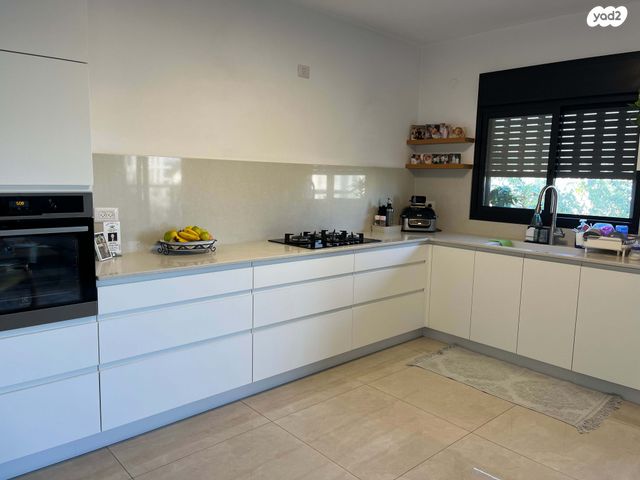 דירה, הגפן 17, מרכז העיר, סביניה, הוותיקה, קרית ביאליק