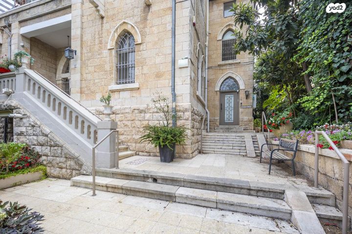 דירת גן, זאב ז'בוטינסקי 37, טלביה, קוממיות, ירושלים