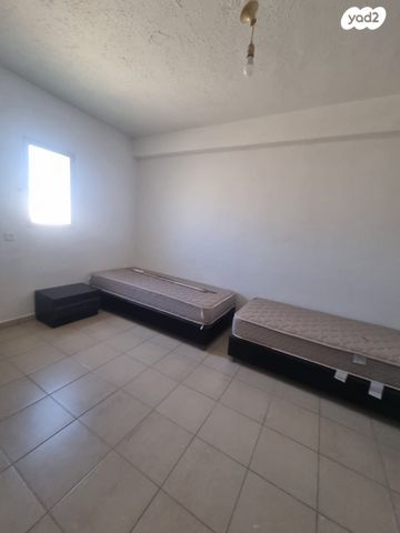 דירה, מתתיהו הכהן 4, גיורא יוספטל, דימונה