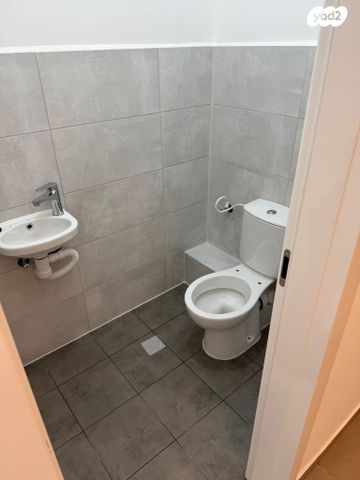 דירה, דרך ארץ 7, שאר העיר, חריש