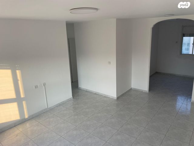 דירה, שדרות מנחם בגין 15, נווה דקלים, אשקלון