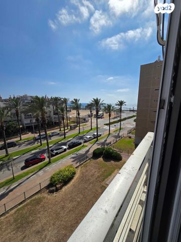 דירה, נתיב חטיבת גולני 9, מנחם בגין, עכו