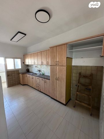 דירה, שדרות העצמאות 56, ניצנה, בת ים