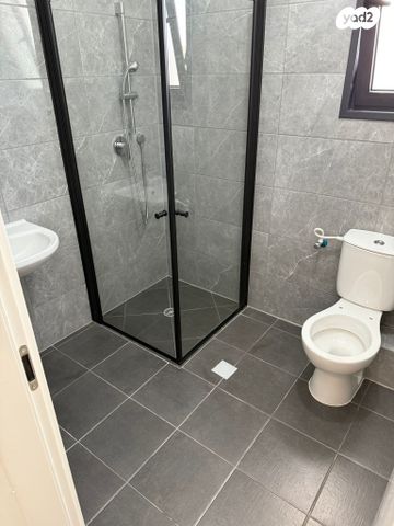 דירה, דרך ארץ 7, שאר העיר, חריש