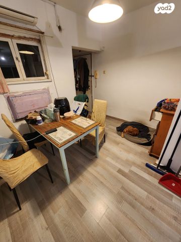 ליאון בלום 19