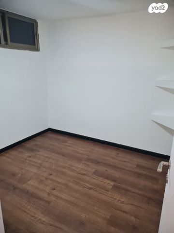 יצחק רבין 14