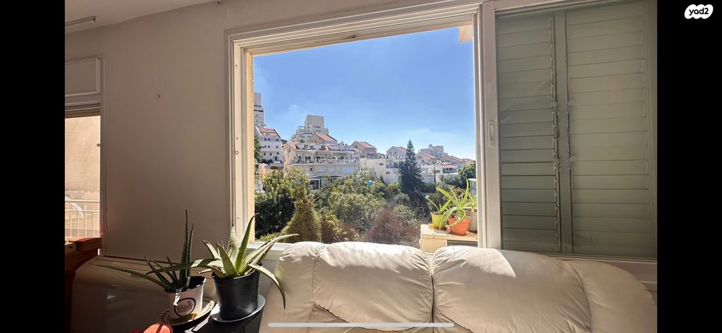 אדמונד פלג 52