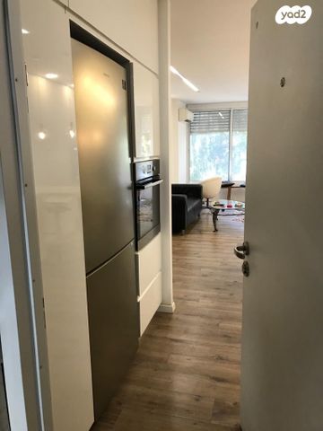 מרכז בעלי מלאכה 32