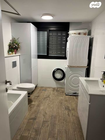 דירה, הגפן 17, מרכז העיר, סביניה, הוותיקה, קרית ביאליק